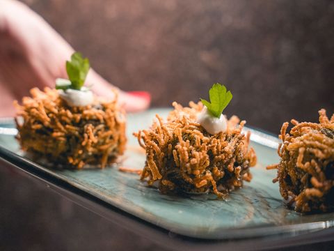 Croquetas de fideuá negra
